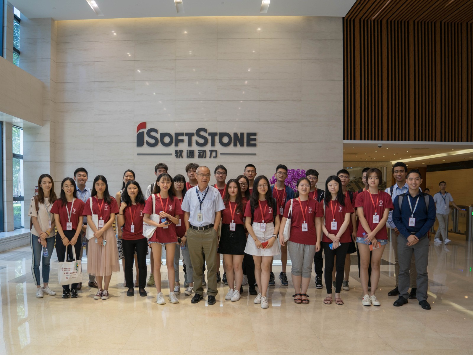 GA黄金甲动力牵手哈佛深红报 开启一场与未来商业首脑的数字对话